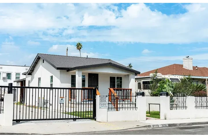 $1590 : Beautiful home for rent image 1