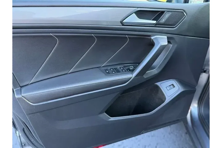 $22500 : Volkswagen Tiguan 2024 SE 4d image 8