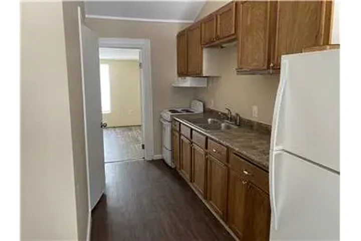 $900 : Rental property with 1 bedro image 5