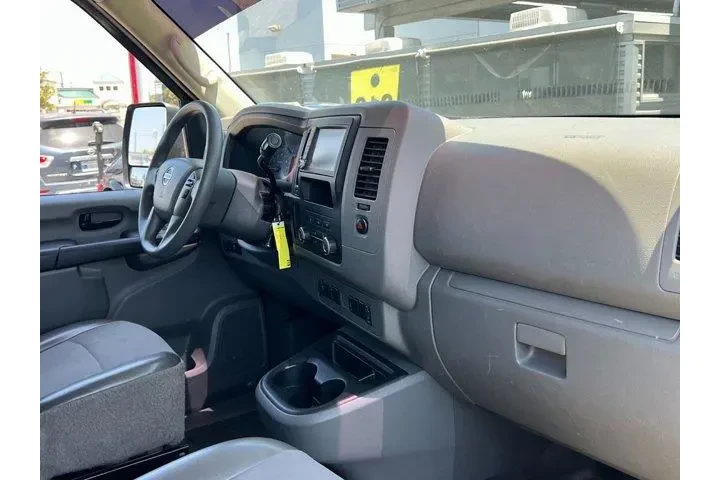 $28995 : Nissan NV 2019 2500 HD S 3dr image 10
