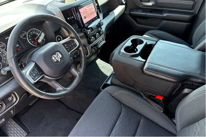 $39977 : Ram 1500 2025 4x4 Tradesman image 7