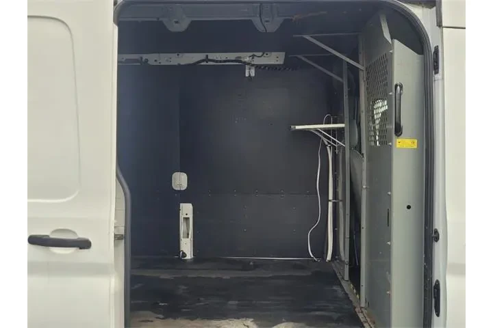 $15990 : Ford Transit 2018 350 HD 3dr image 10