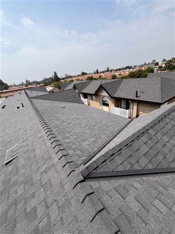 Alberto Martínez roofing image 1