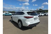 $39900 : Toyota Highlander 2023 AWD L thumbnail