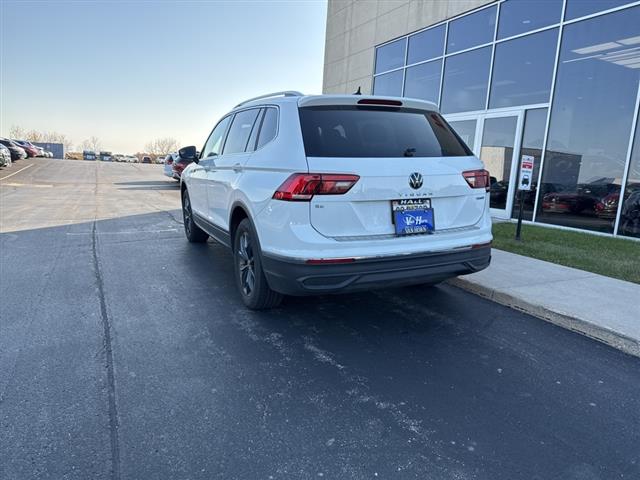 $24741 : Pre-Owned 2022 Tiguan 2.0T SE image 8