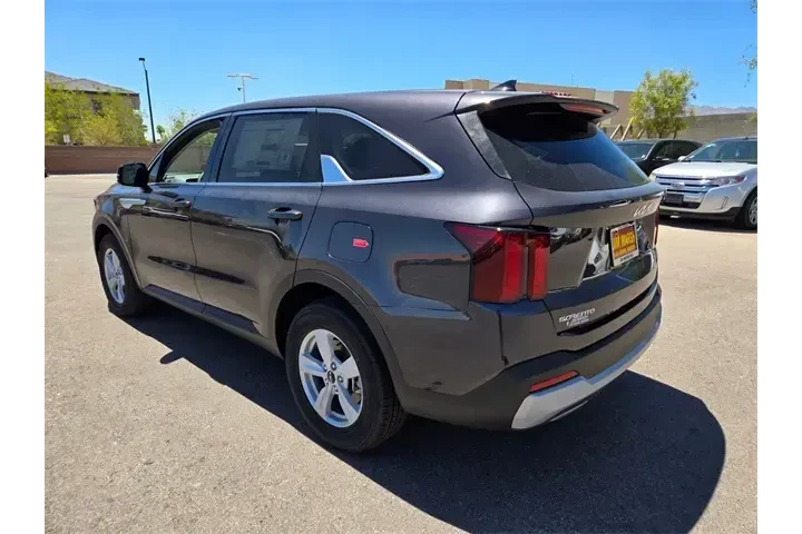 $28988 : Kia Sorento 2025 LX 4dr SUV image 2