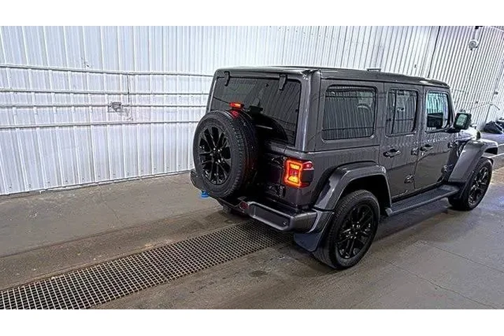 $32900 : Jeep Wrangler Unlimited 2021 image 2