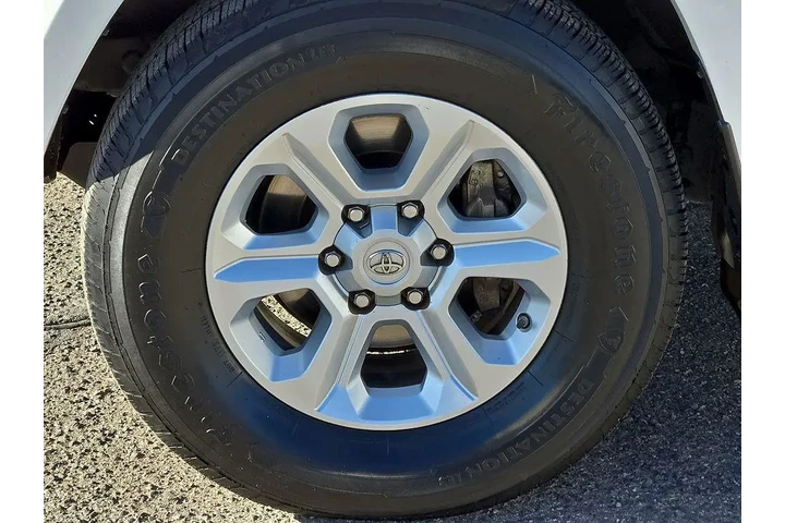 $24776 : Toyota 4Runner 2017 4x2 SR5 image 9