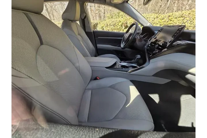 $29991 : Toyota Camry 2023 XLE V6 4dr image 8