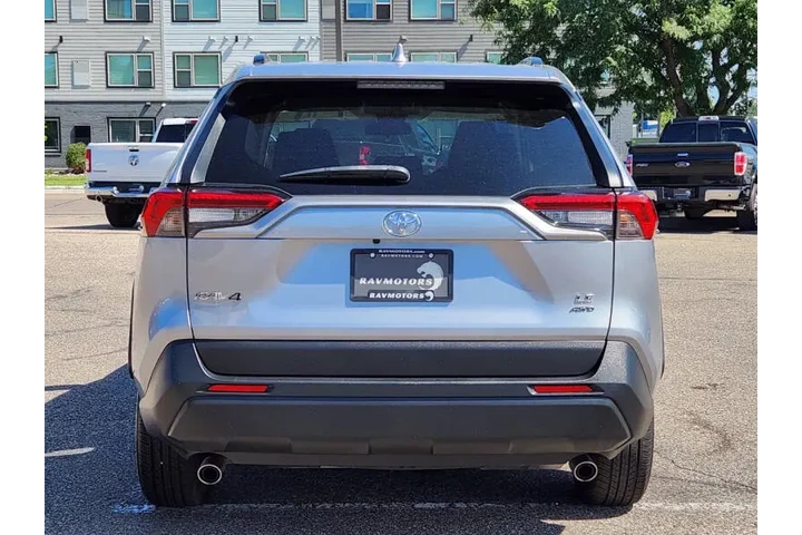 $19472 : 2021 RAV4 LE image 9