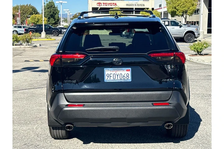 $32750 : Toyota RAV4 2023 XLE Premium image 4