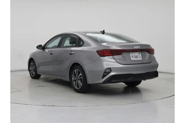 $18998 : Kia Forte 2023 LXS 4dr Sedan image 2