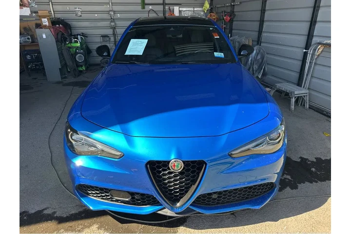 $25977 : 2022 Giulia Veloce image 3