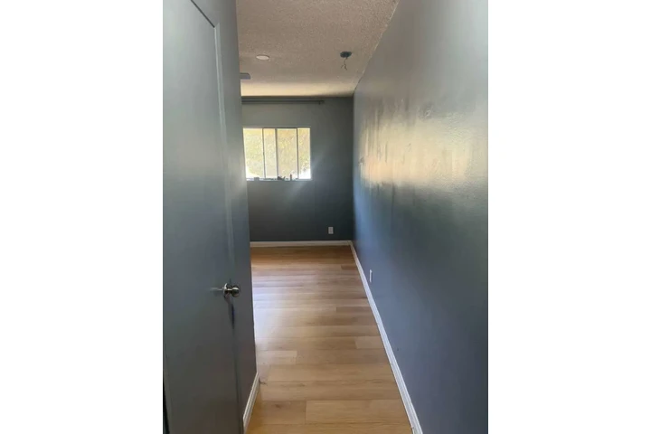 $1100 : Recamara amplia LA image 1