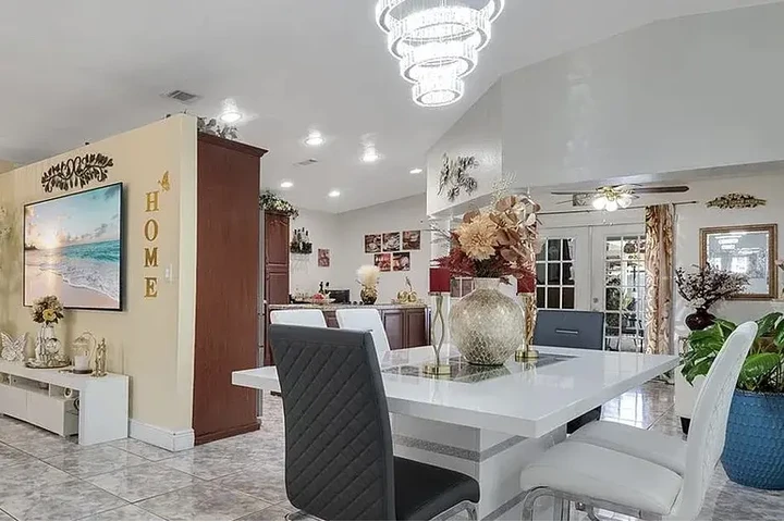 $2300 : BEAUTIFUL HOME FOR RENT image 6