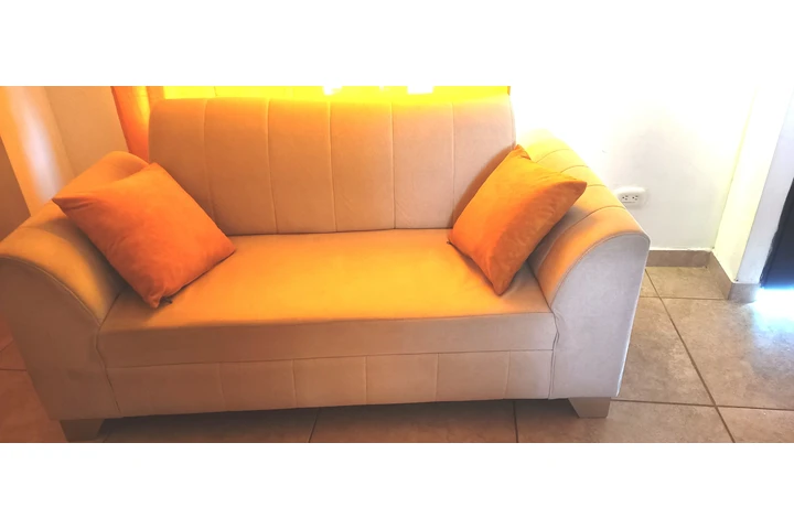 $310000 : SOFÁ DE 3 PUESTOS image 1