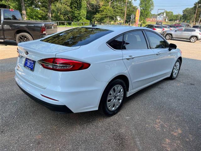 $12999 : 2019 Fusion S image 5