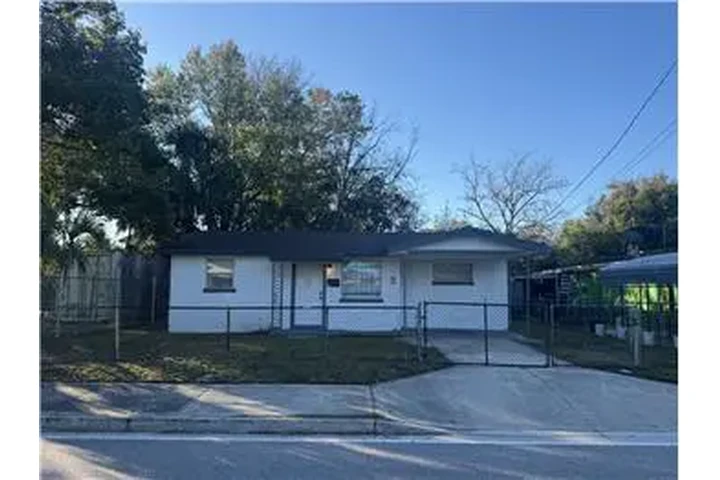 $650 : Rental property with 1 bedro image 2