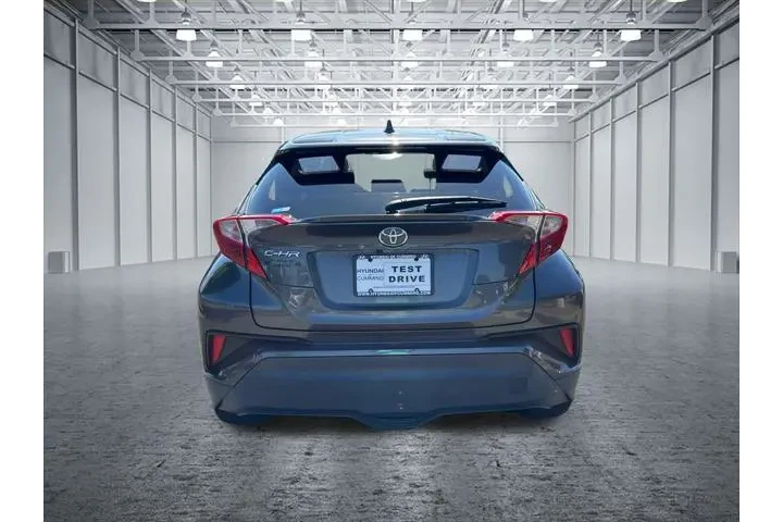 $17489 : Toyota C-HR 2019 XLE 4dr Cro image 6