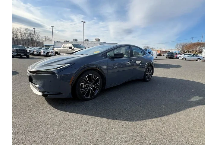 $28999 : Toyota Prius 2023 AWD Limite image 3