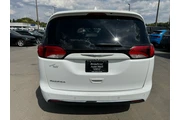 $8980 : 2017 Pacifica Touring-L FWD thumbnail