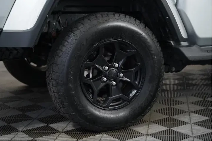 $29887 : Jeep Gladiator 2022 4x4 Will image 6