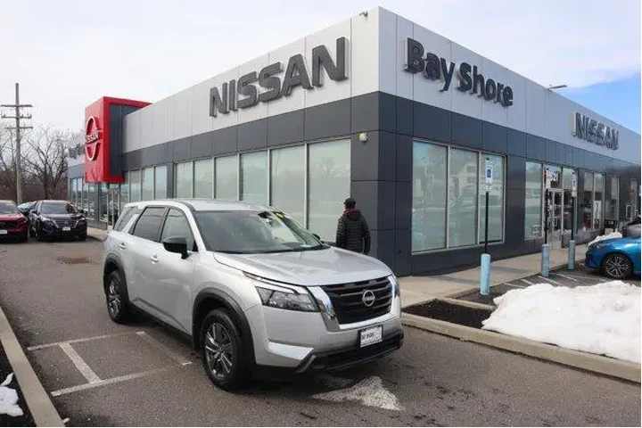 $27312 : Nissan Pathfinder 2024 AWD S image 1