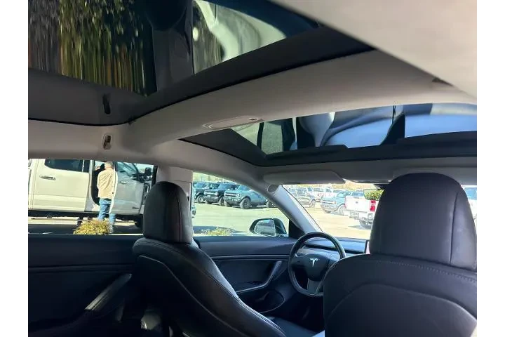 $18950 : Tesla Model 3 2018 Long Rang image 9