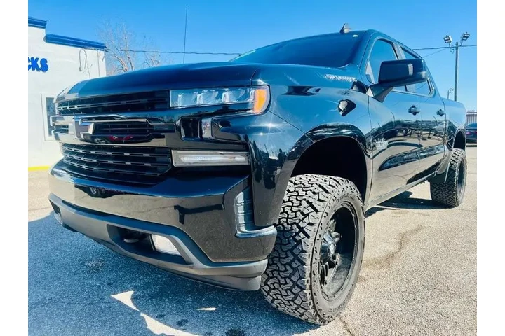 2020 Silverado 1500 RST Crew image 3