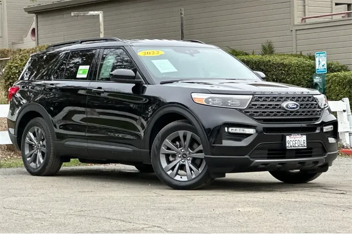 $28083 : Ford Explorer 2022 XLT 4dr S image 2