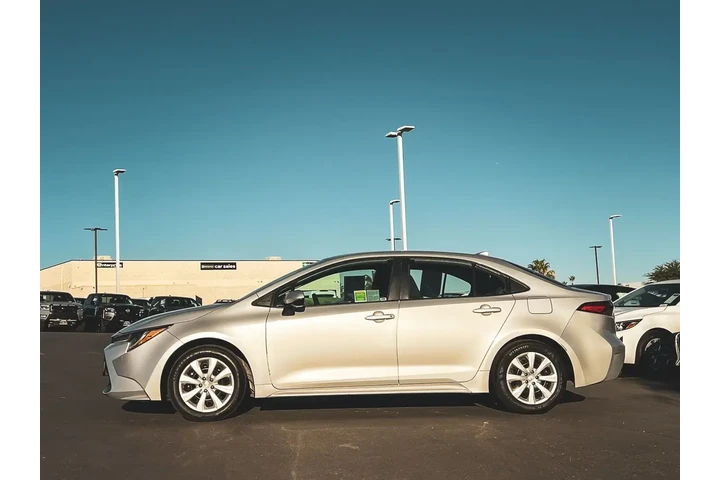 $17936 : Toyota Corolla 2021 LE 4dr S image 6