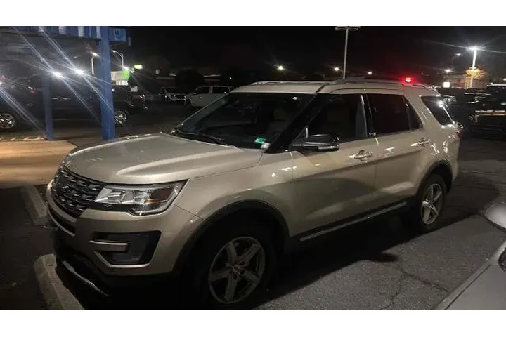 $15000 : Ford Explorer 2017 AWD XLT 4 image 1