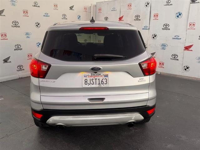 $13495 : Used 2019 Escape SE FWD for s image 4