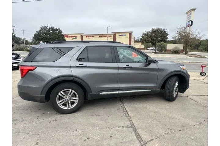 $24338 : Ford Explorer 2021 XLT 4dr S image 4