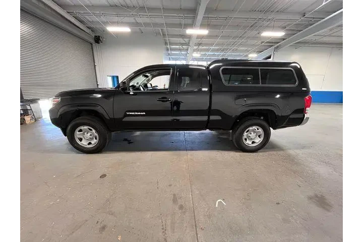 $22574 : Toyota Tacoma 2016 image 6