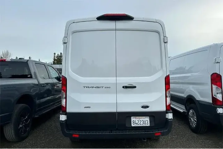 $39202 : Ford Transit 2023 AWD 250 3d image 4