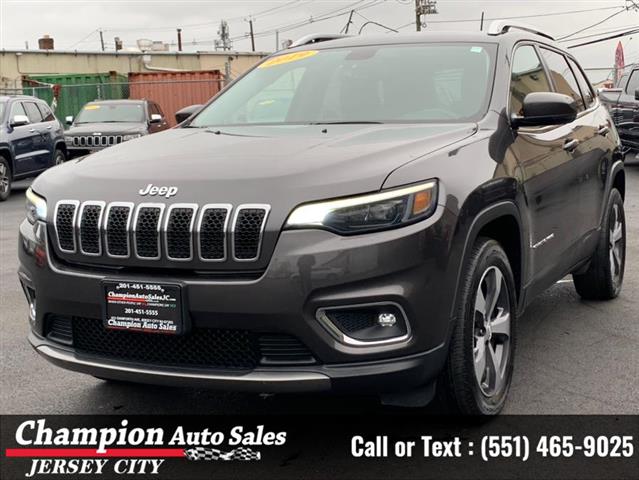 Used 2019 Cherokee Limited 4x image 2