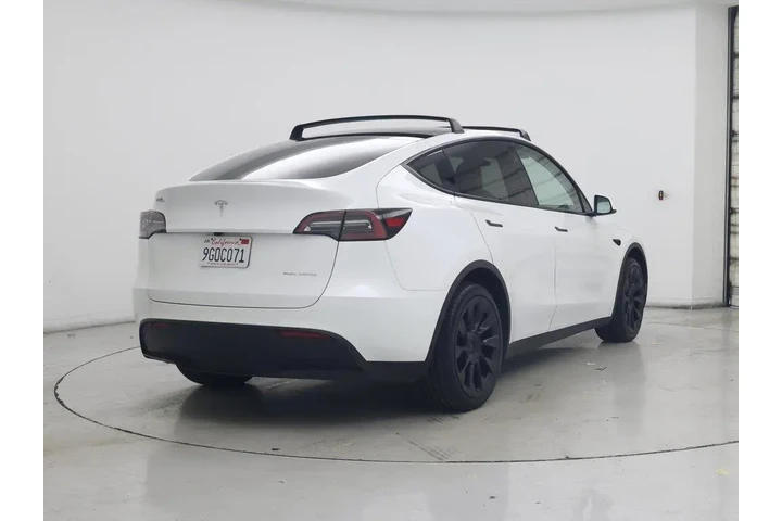 $37998 : Tesla Model Y 2023 AWD Long image 8