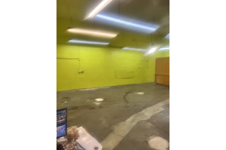 $3500 : Local de renta image 1