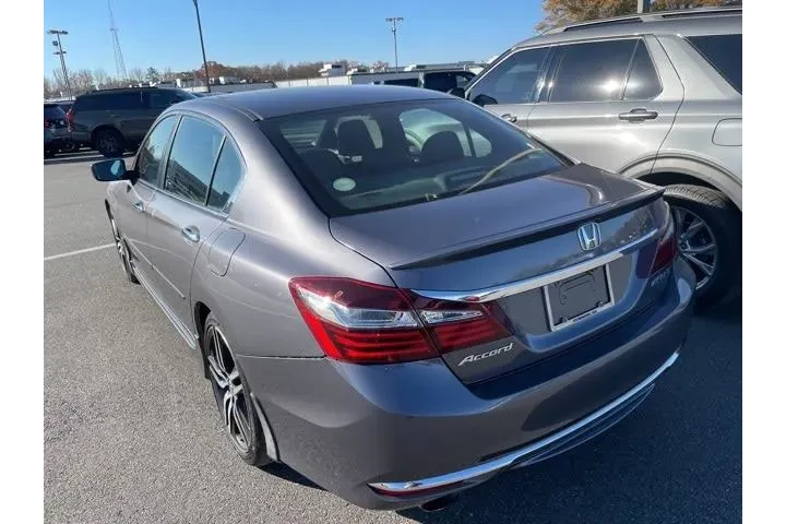 $13992 : Honda Accord 2016 Sport 4dr image 4