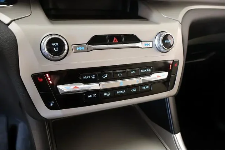 $26631 : Ford Explorer 2023 XLT 4dr S image 7