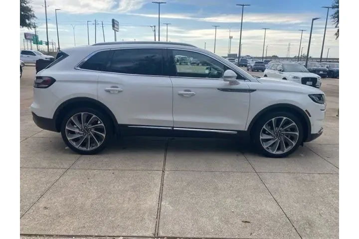 $30980 : Lincoln Nautilus 2022 Reserv image 7