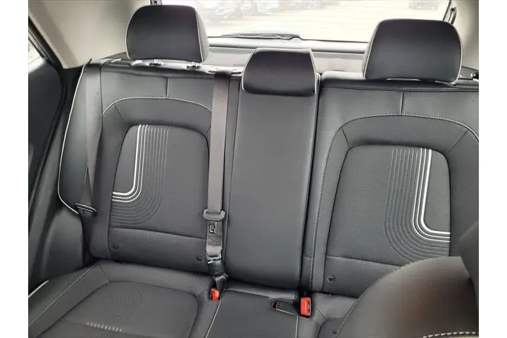 $20995 : Hyundai VENUE 2025 Limited 4 image 9