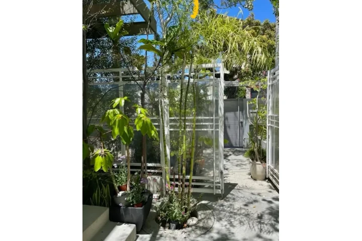 $3600 : 12114 Ohio Ave, Los Angeles CA image 2