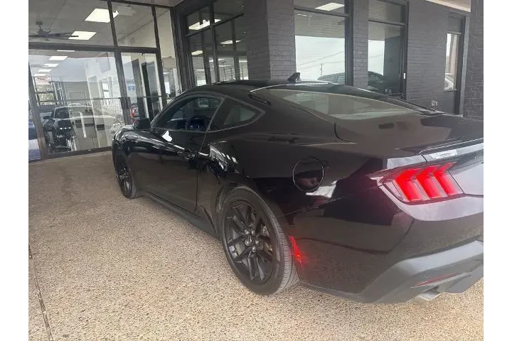 $25662 : Ford Mustang 2024 EcoBoost 2 image 2