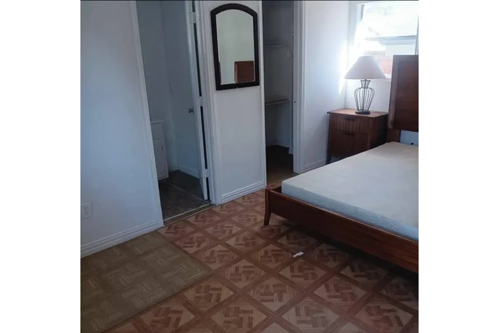 $900 : Estudiio image 5