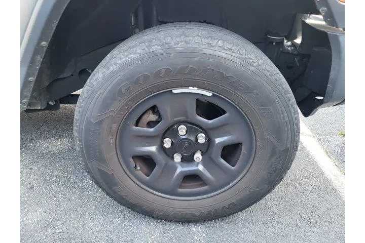 $23471 : Jeep Wrangler 2020 4x4 Sport image 7