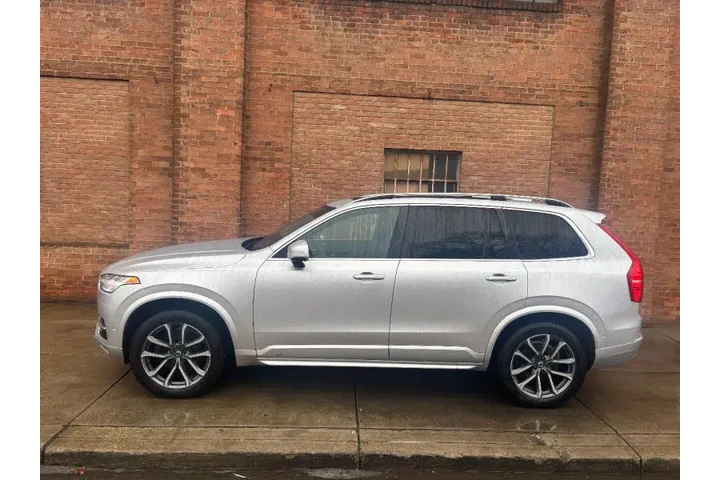 $19000 : 2017 XC90 T6 Momentum image 5