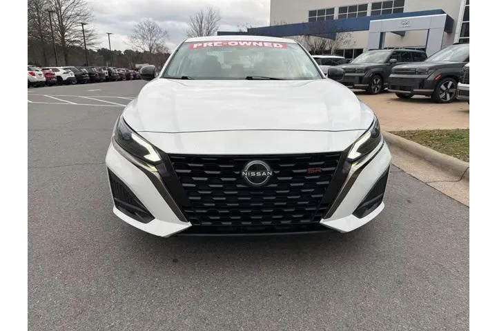 $23101 : Nissan Altima 2024 2.5 SR 4d image 2