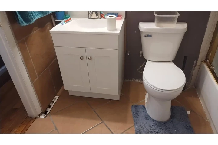 $985 : Rento casa buena area 2/1 image 2